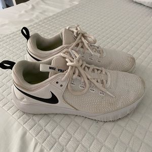 nike volleyball shoes